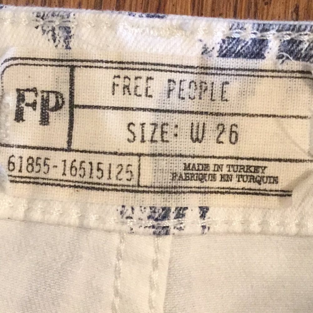 Free People Indigo Skies Cropped Jeans with stretch. Women’s size 26. Inseam 27” - Picture 6 of 16